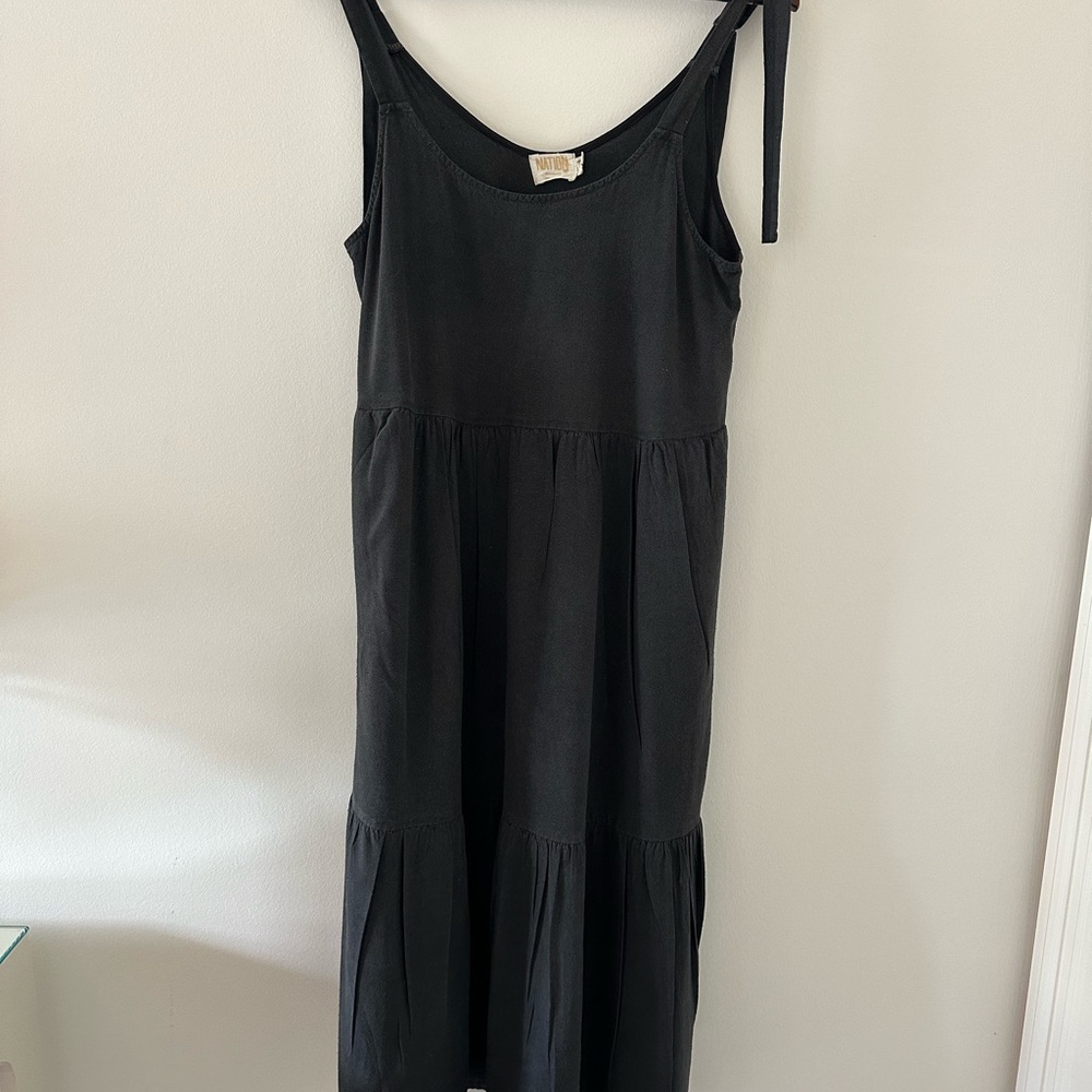 Nation LTD Elegant Black Tiered Midi Dress